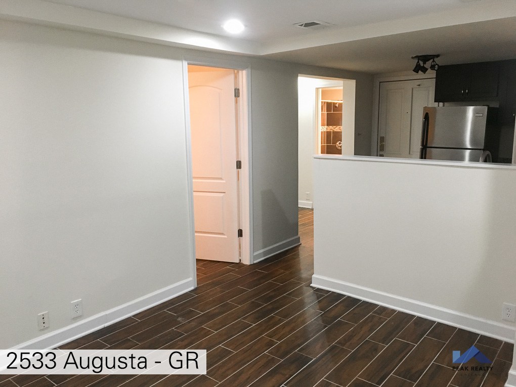 2533 W. Augusta Blvd. 2533 W. Augusta Blvd., Chicago, IL 60622 West Town - Leasing by Cross Street